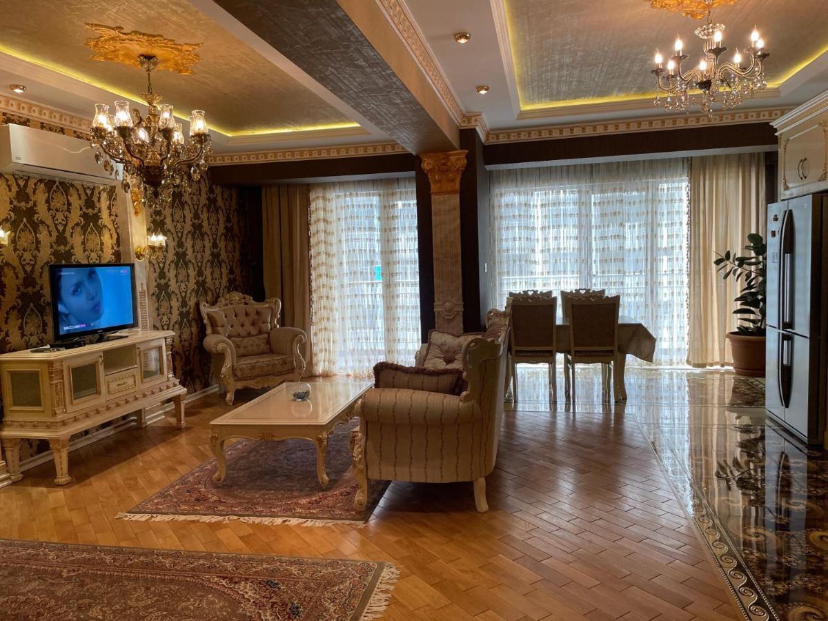 Park Azure Louvre Apartment Baku Exterior foto