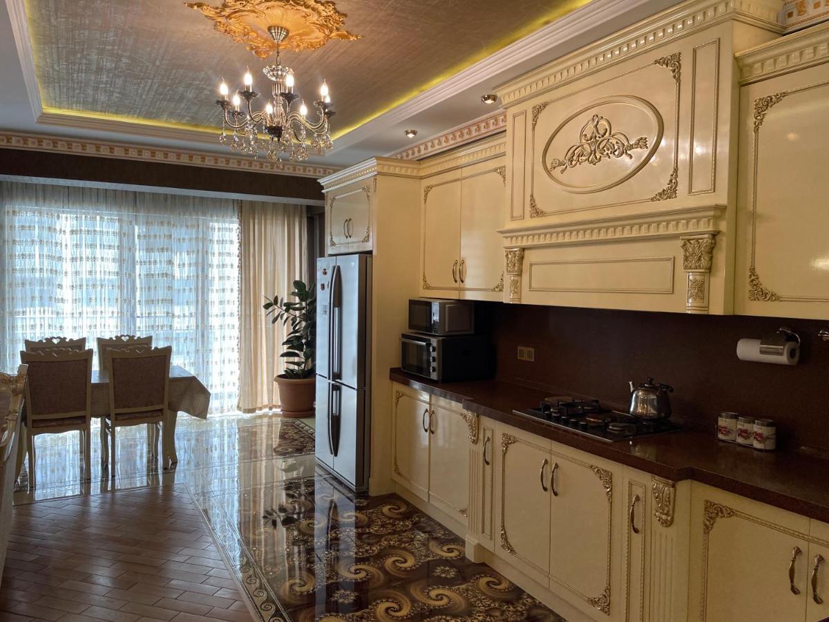 Park Azure Louvre Apartment Baku Exterior foto