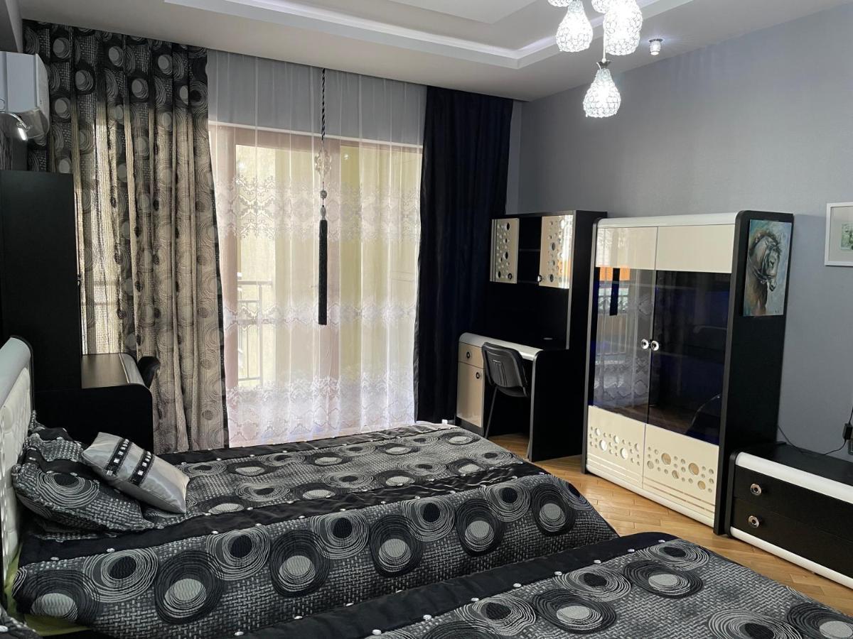 Park Azure Louvre Apartment Baku Exterior foto